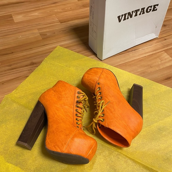 (SOLD) Vintage Lace Up Lita Booties 🧡 - Picture 2 of 5